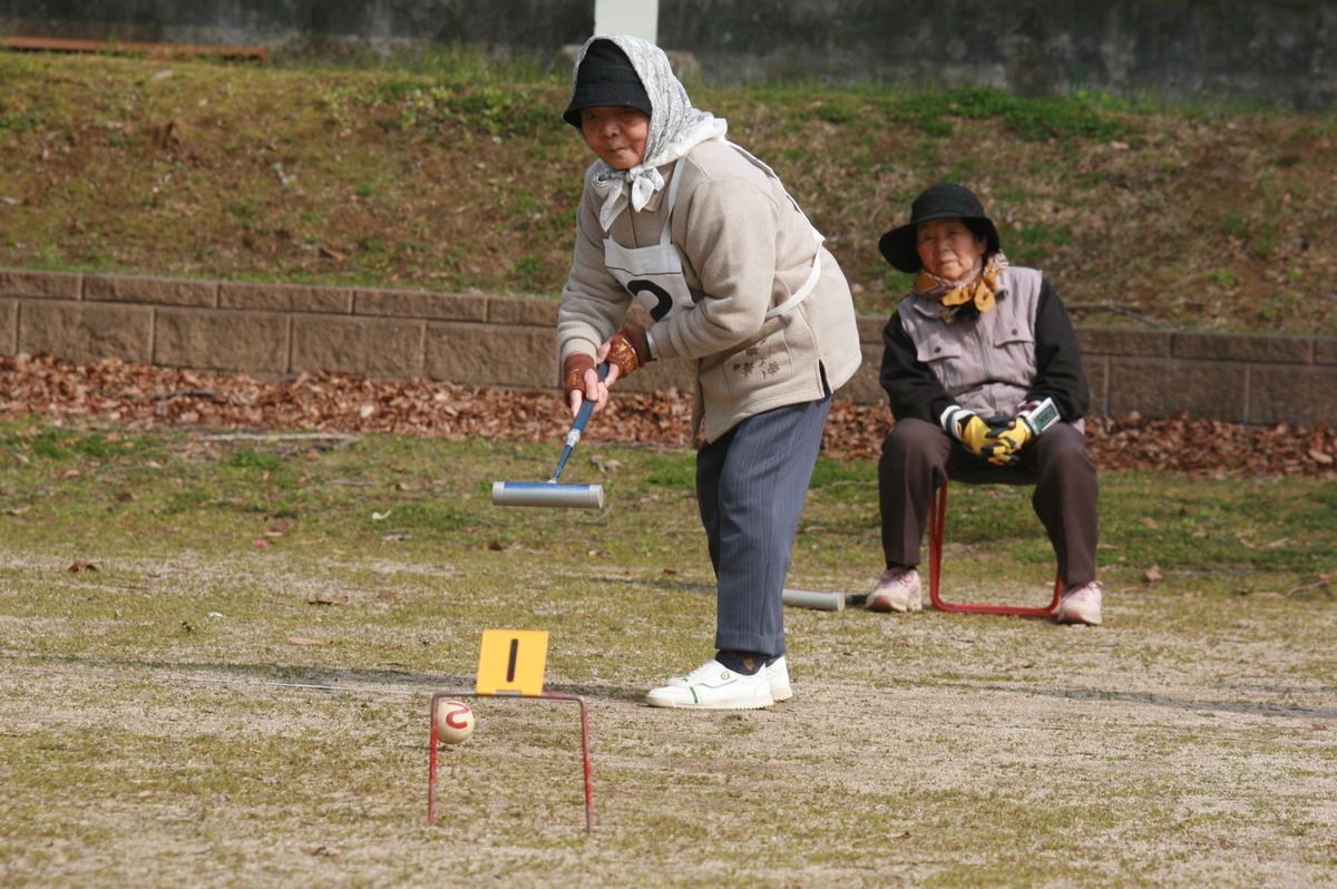 真剣な眼差しでゲートを狙う参加者