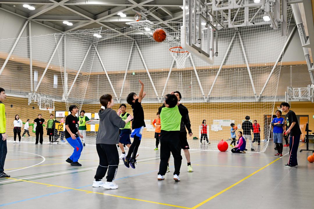 体格差を感じさせない力強いプレー